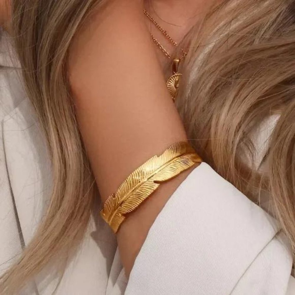 NEW 18K GOLD BANGLE CUFF LEAF BRACELET, NICE BRACELET, CUTE BRACELET